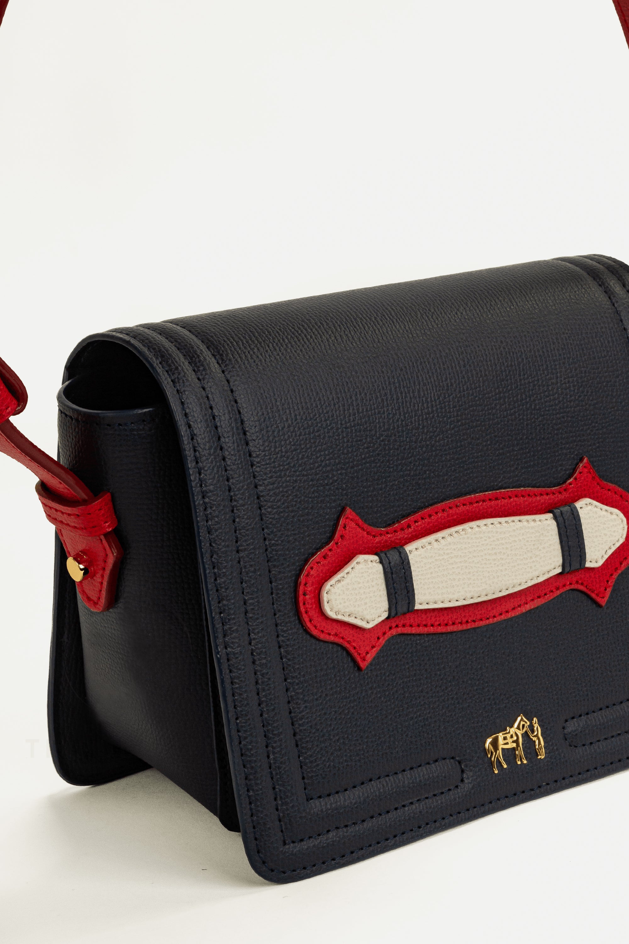 Crossbody VII - London