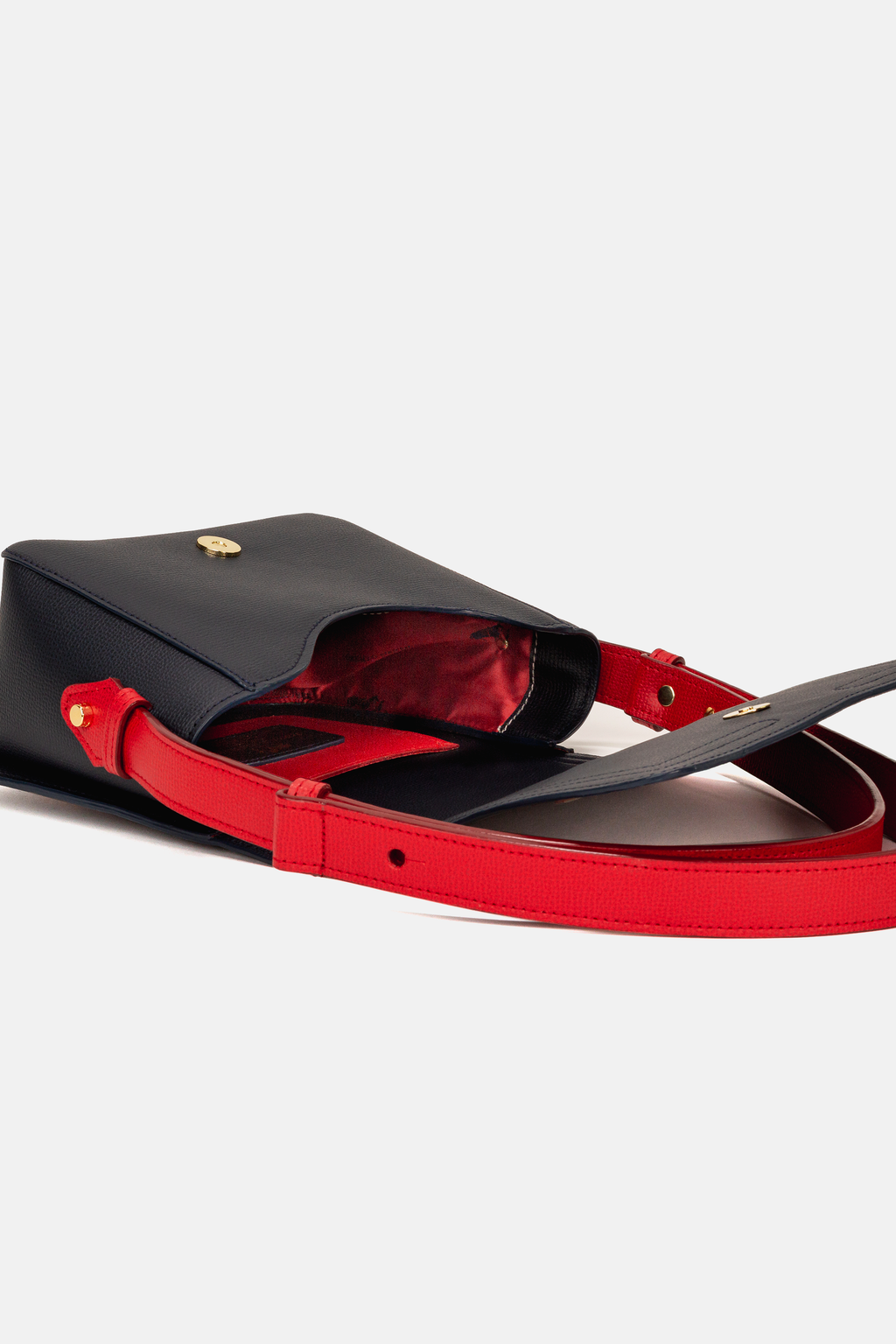 Crossbody VII - London
